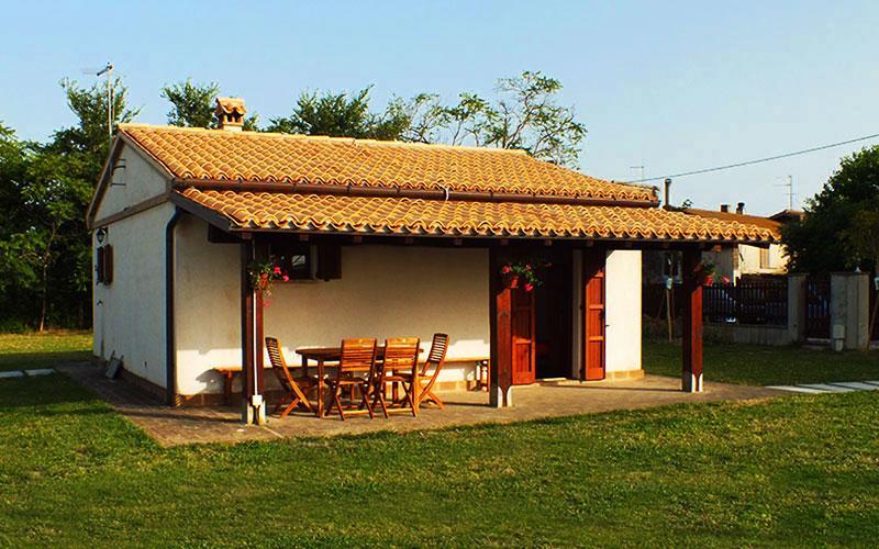Agriturismo La Casa Della Lavanda - Il Rustico มารีนา ดิ มอนเตมาร์เชียโน ภายนอก รูปภาพ
