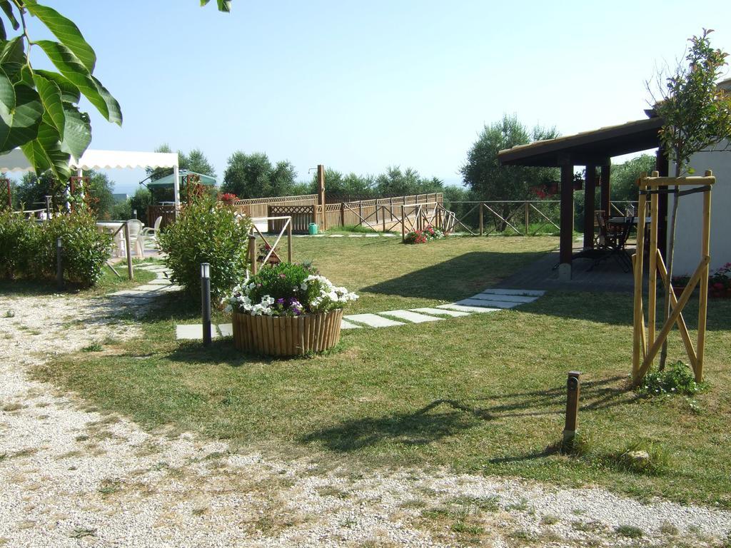 Agriturismo La Casa Della Lavanda - Il Rustico มารีนา ดิ มอนเตมาร์เชียโน ภายนอก รูปภาพ