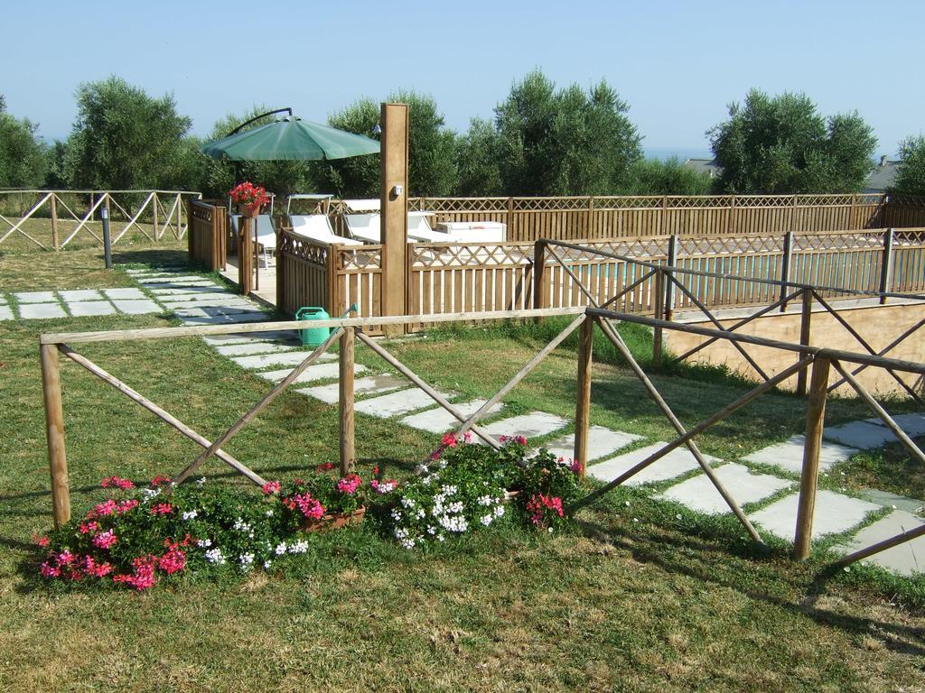 Agriturismo La Casa Della Lavanda - Il Rustico มารีนา ดิ มอนเตมาร์เชียโน ภายนอก รูปภาพ