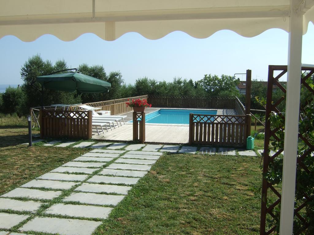 Agriturismo La Casa Della Lavanda - Il Rustico มารีนา ดิ มอนเตมาร์เชียโน ภายนอก รูปภาพ