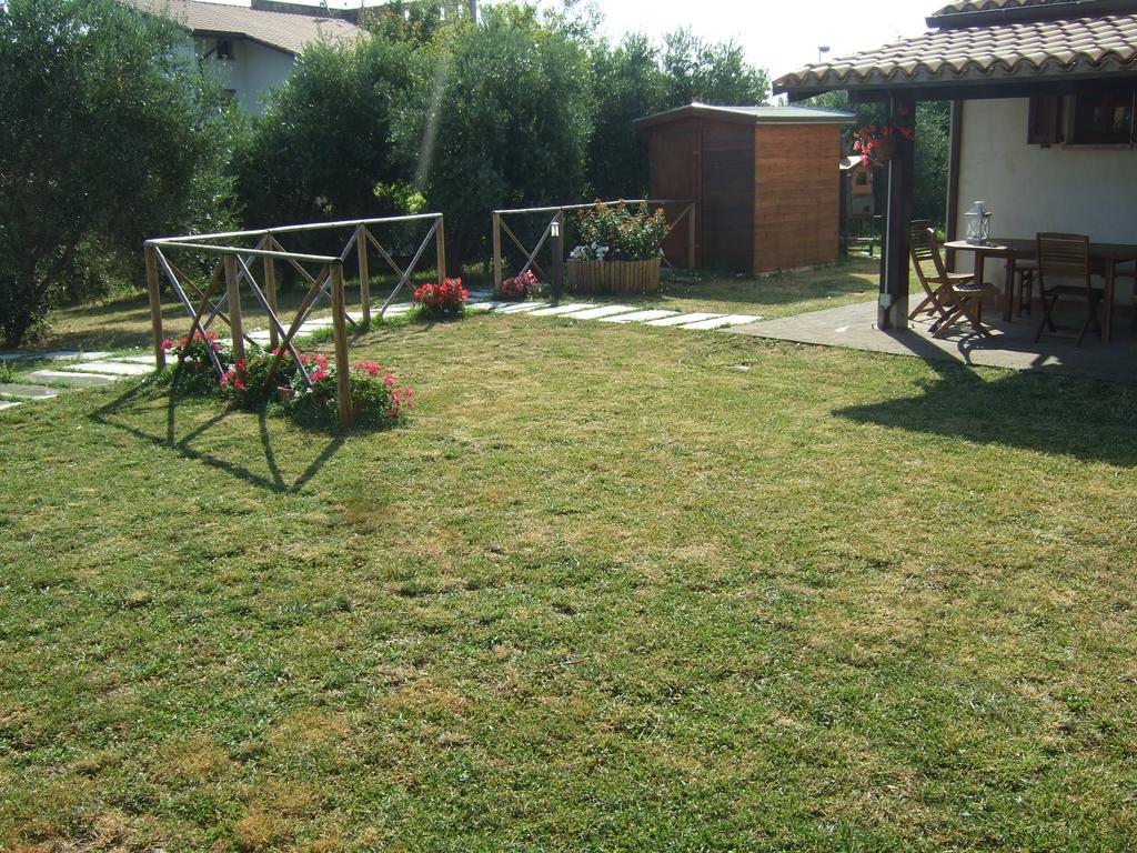 Agriturismo La Casa Della Lavanda - Il Rustico มารีนา ดิ มอนเตมาร์เชียโน ภายนอก รูปภาพ