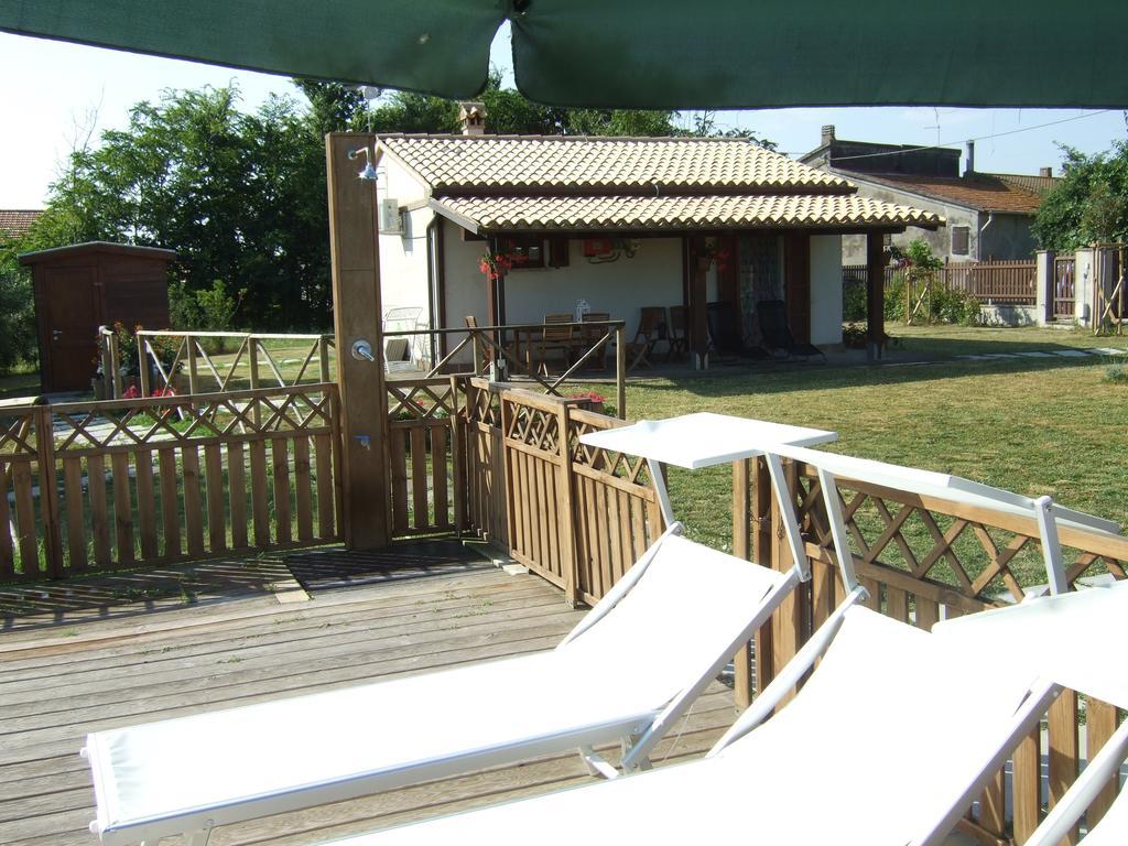 Agriturismo La Casa Della Lavanda - Il Rustico มารีนา ดิ มอนเตมาร์เชียโน ภายนอก รูปภาพ