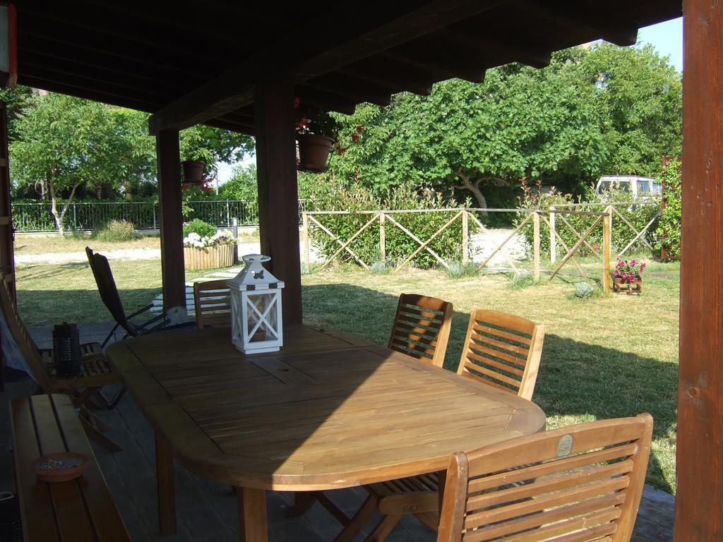 Agriturismo La Casa Della Lavanda - Il Rustico มารีนา ดิ มอนเตมาร์เชียโน ภายนอก รูปภาพ