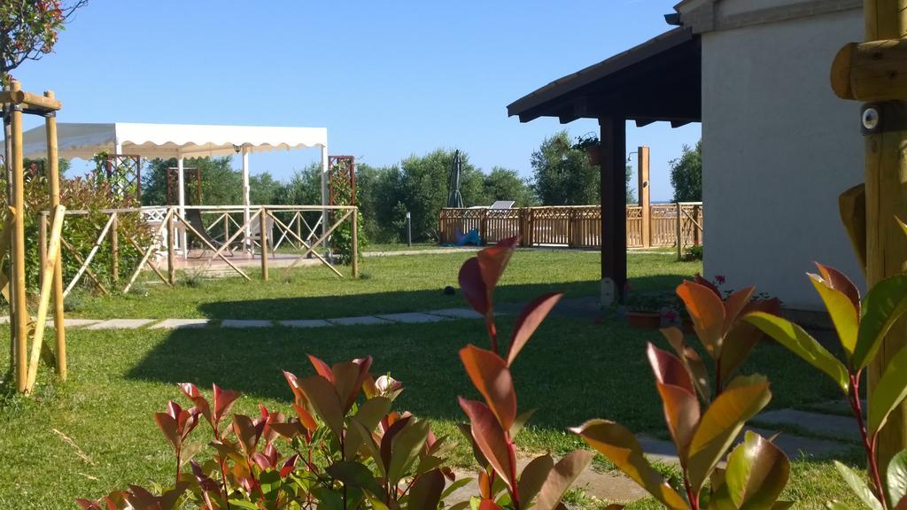Agriturismo La Casa Della Lavanda - Il Rustico มารีนา ดิ มอนเตมาร์เชียโน ภายนอก รูปภาพ