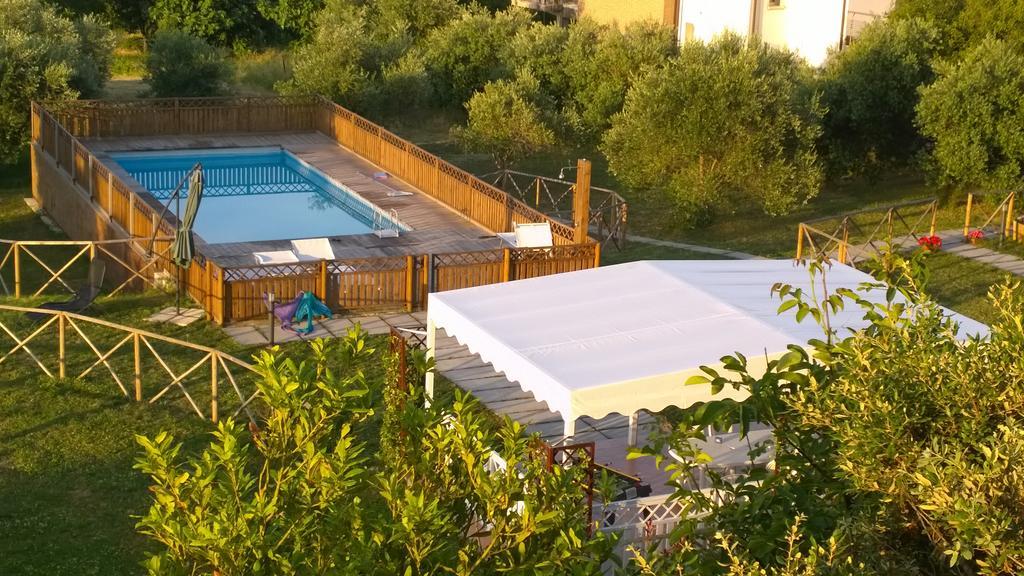 Agriturismo La Casa Della Lavanda - Il Rustico มารีนา ดิ มอนเตมาร์เชียโน ภายนอก รูปภาพ